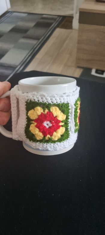 Enfiler autour de la tasse