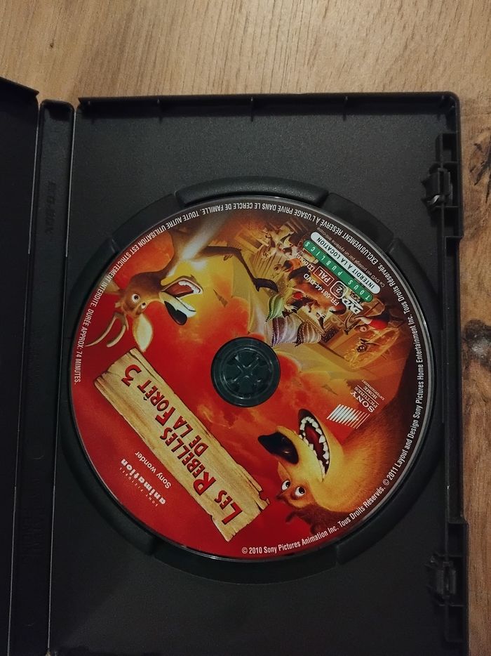 Dvd Les rebelles de la forêt 3 - photo numéro 3