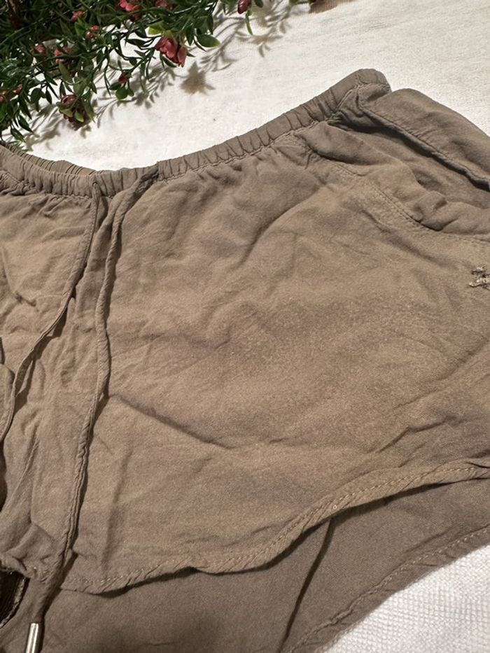 Short kaki – H&M – Taille 36 💚 - photo numéro 4
