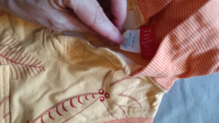 Salopette courte. Salopette longue. Tee shirt - photo numéro 3