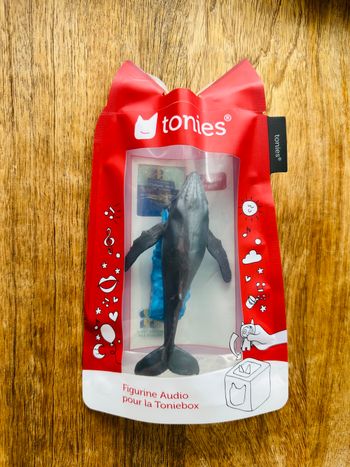 Tonies baleine plongee dans les oceans