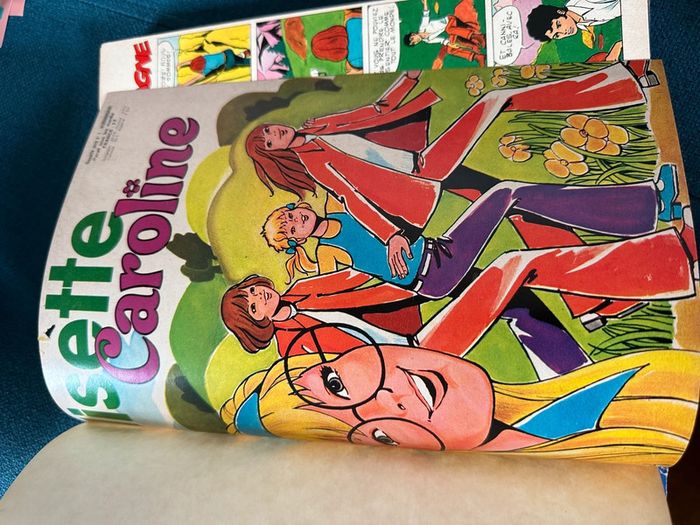 Grand recueil ancien livre album Lisette et Caroline bleu numéro 1 Pierre Probst - photo numéro 4