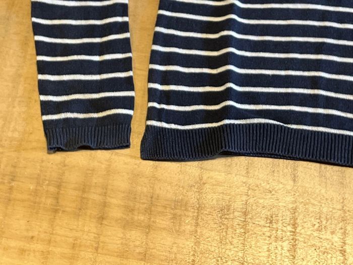 Pull marinière fin  bleu marine à rayures blanches de chez Kiabi en 6 ans - photo numéro 3