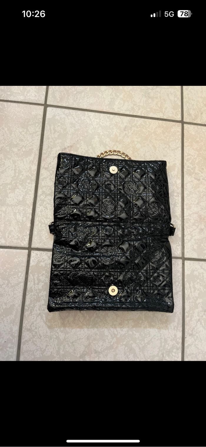 Pochette en cuir brillant - photo numéro 2