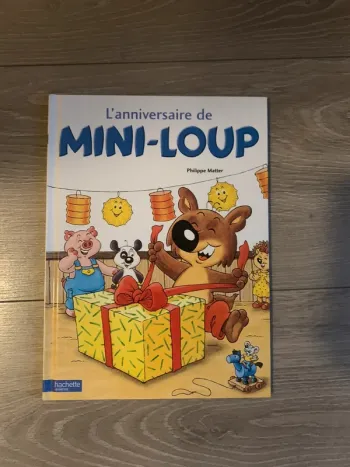 Livre mini loup fête son anniversaire