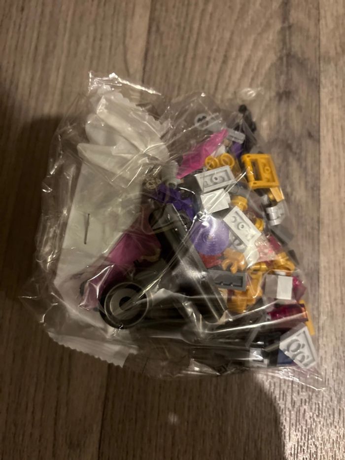 Lego Ninjago en vrac avec boites et pièces manquantes dans les deux boîtes. Les sachets sont ouverts - photo numéro 13