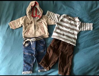 Lot bebe 6 mois : 1 jean + 1 pantalon + 1 t-shirt + 1 sweet