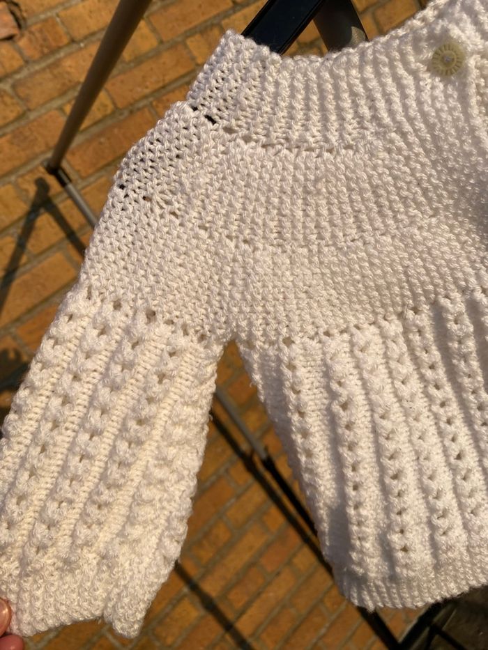 Gilet blanc 3 mois - photo numéro 2