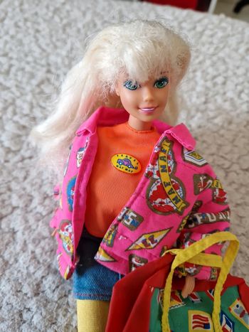 POUPEE BARBIE NAF NAF