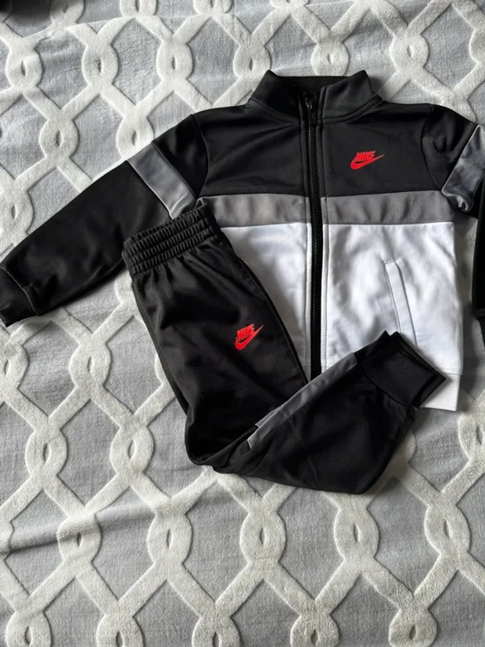 Ensemble Nike
