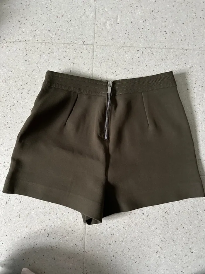 Short kaki - photo numéro 2