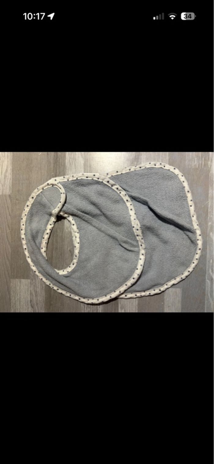 Lot bavoirs - photo numéro 2