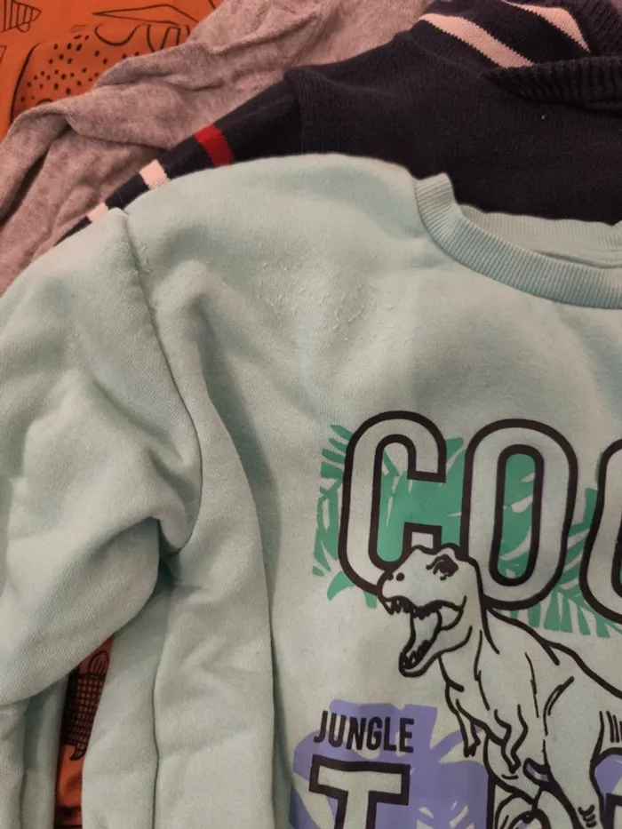 Lot vêtements 5 ans - photo numéro 4