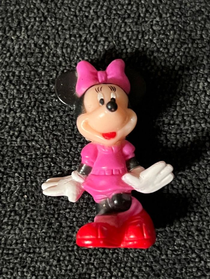 Minnie figurine