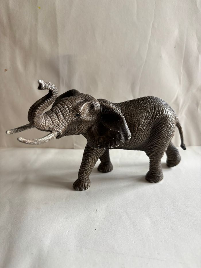 Éléphant Schleich