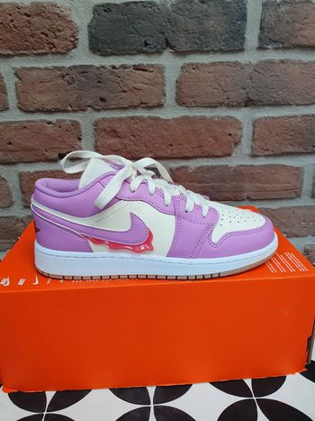 Nike Air Jordan 1 (37.5)