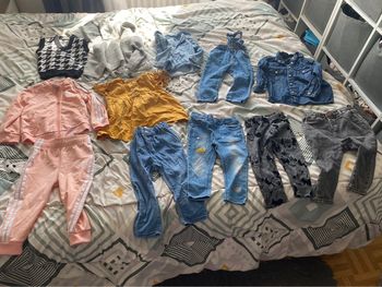 Lot vêtement fille 12/18 mois