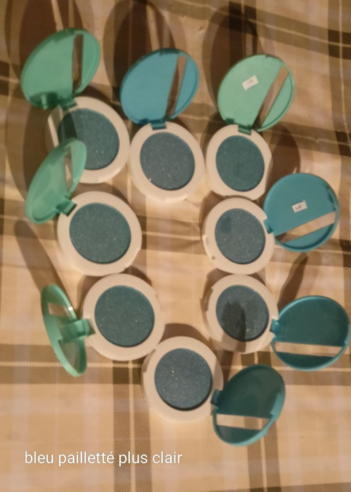 Lot revendeur maquillage - photo numéro 3