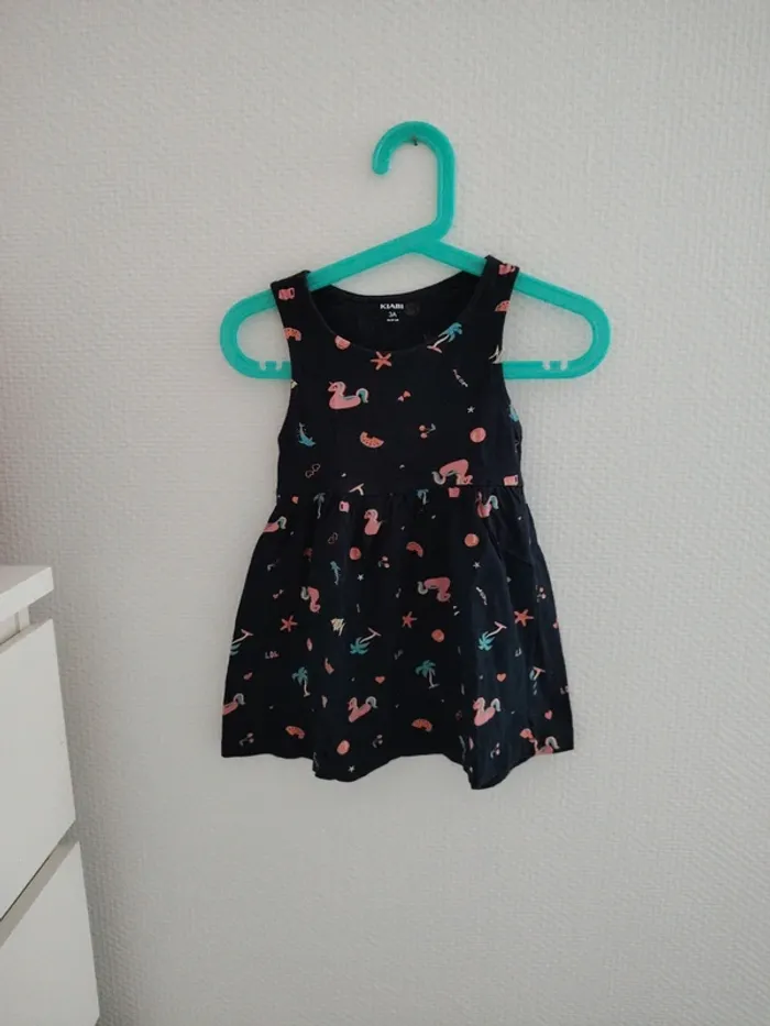 Robe licorne très bon état taille 3 ans