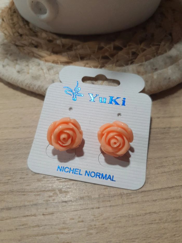 Neuf > Boucles d'oreilles roses de corail