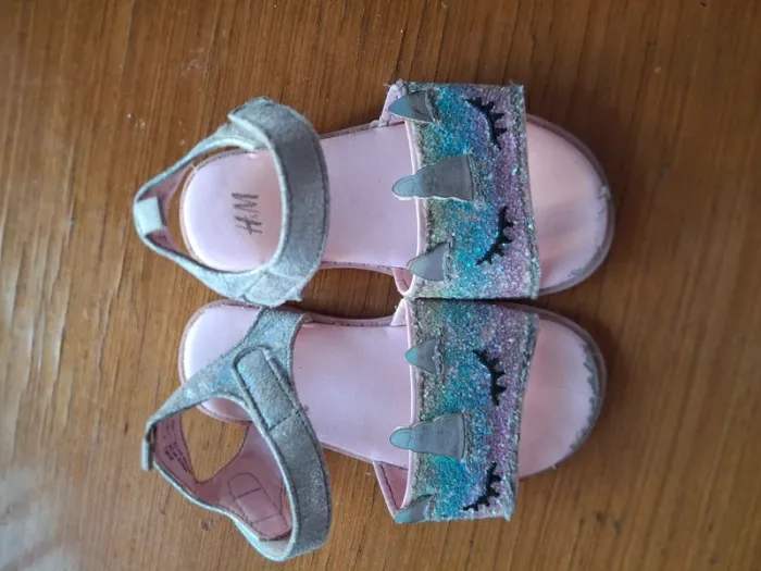 Sandale taille 24