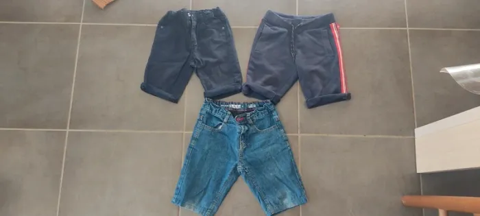Lot 3 Shorts 8ans