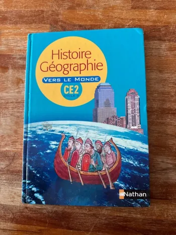 Livre histoire-géo vers le monde CE2