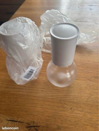 2 Moulins sel poivre neuf Tupperware