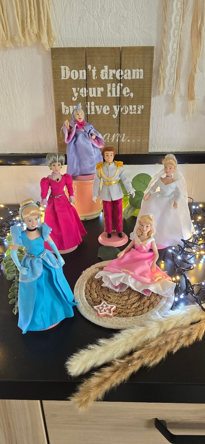 Lot de 6 magnifique poupée porcelaine Disney princesse cendrillon collection vintage ancien - photo numéro 2