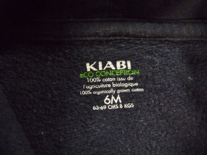 Veste sweat capuche molleton bleu marine rouge cœurs KIABI 6 mois 63 – 69 cm fille - photo numéro 2