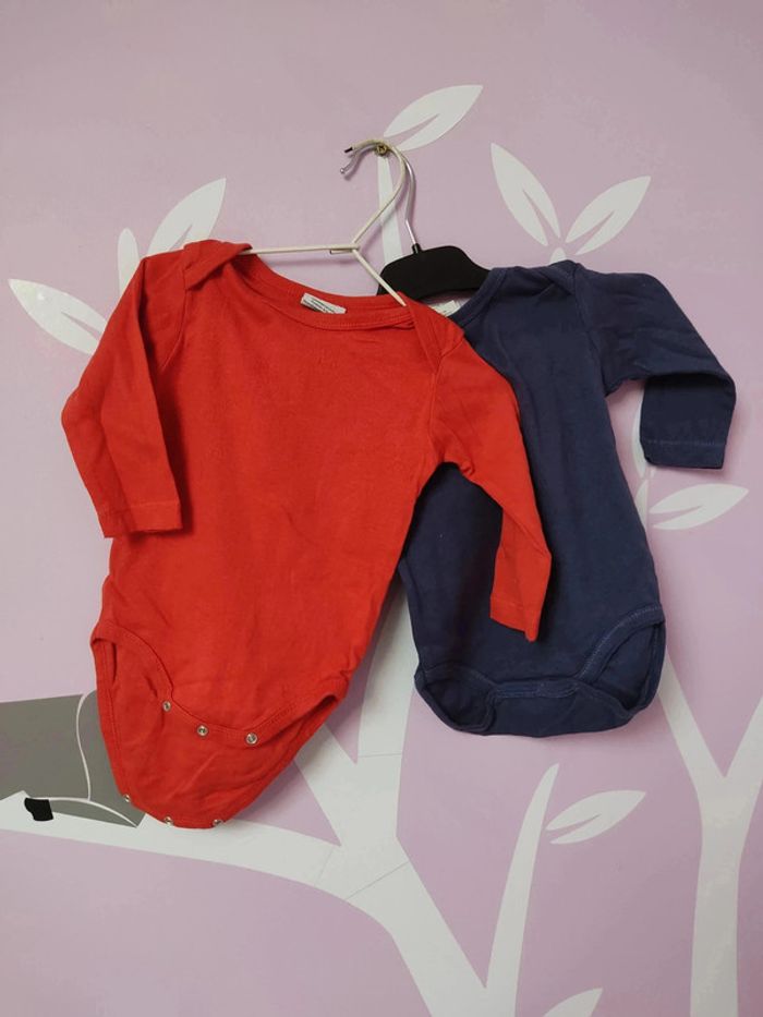 Lot de 4 body manches longues, taille 6 mois
