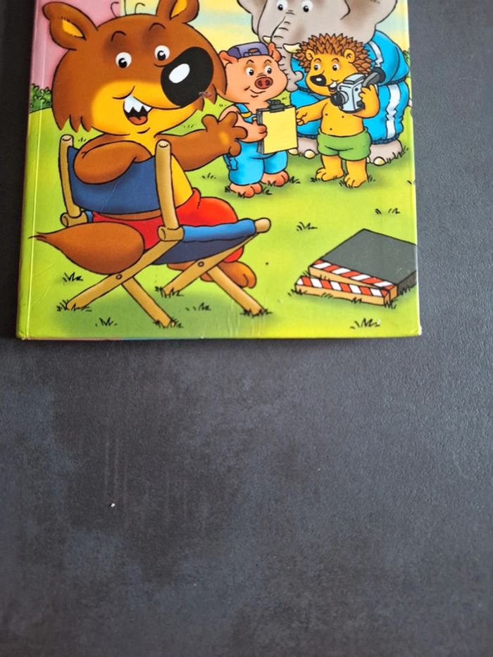 Livre bibliothèque rose Mini Loup fait du cinéma - photo numéro 2