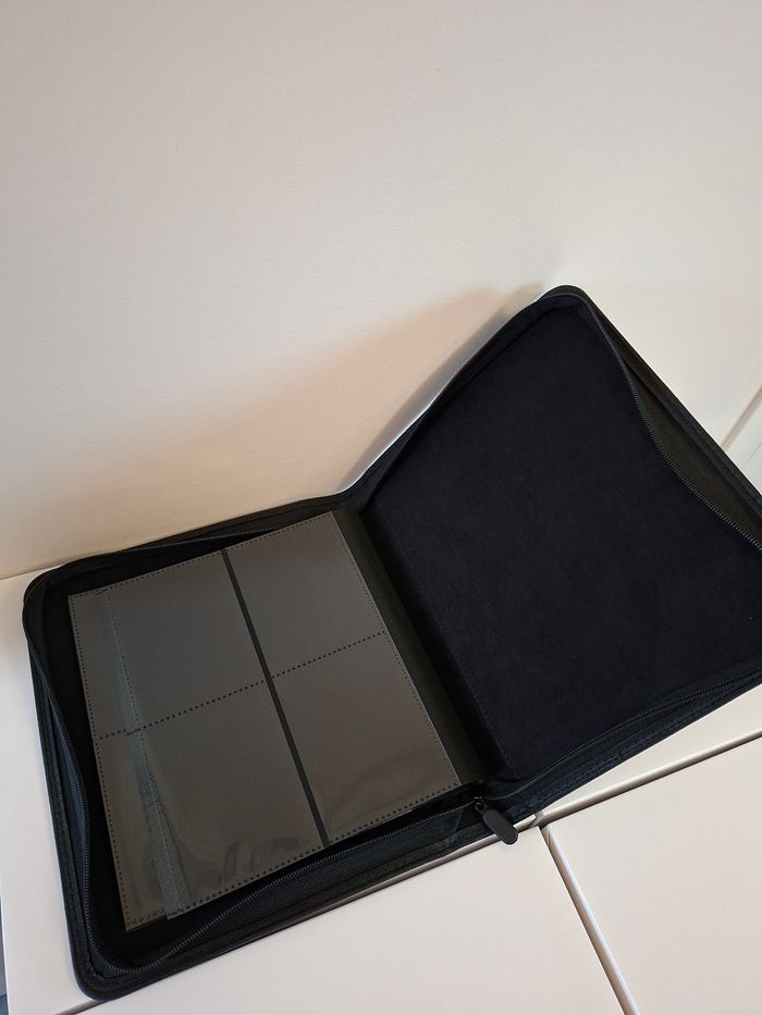 Classeur zip pour 128 cartes sous toploaders Pokémon coloris bleu 🟦 - photo numéro 4