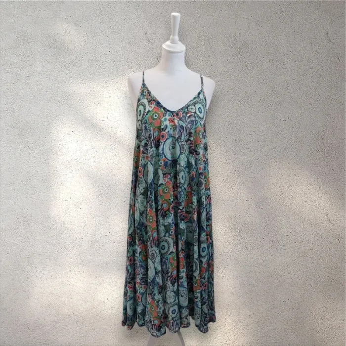 Robe longue taille unique à bretelles fines