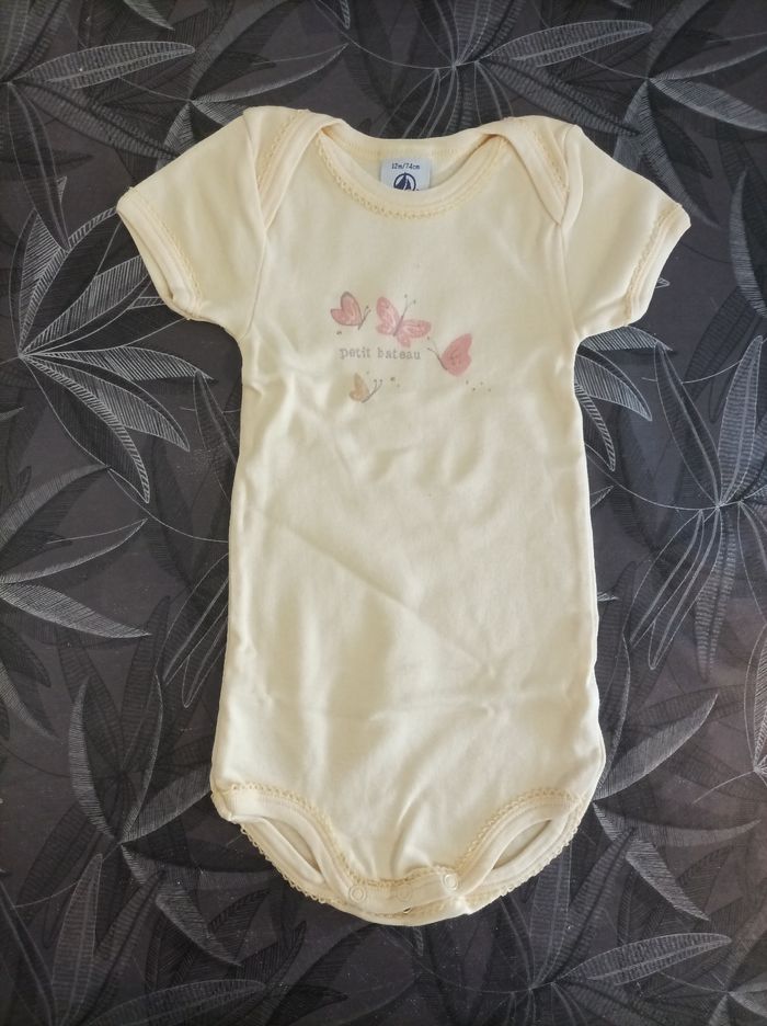 Lot de bodies (1 an) - photo numéro 2
