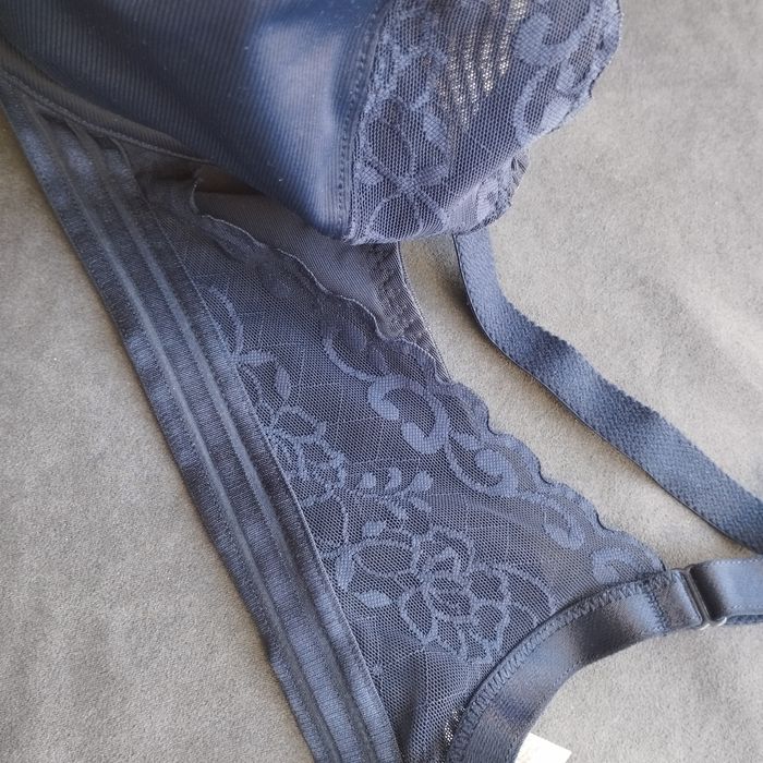 Soutien-gorge Neuf 95D armature - photo numéro 9