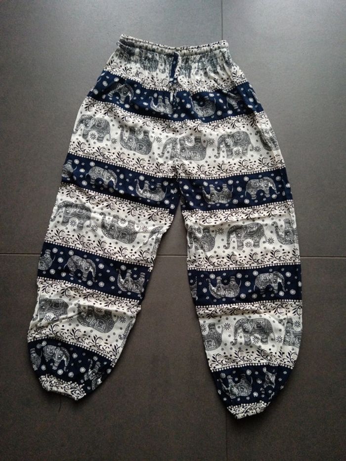 Pantalon indiqué 6 ans mais plutôt 8 ans - photo numéro 3