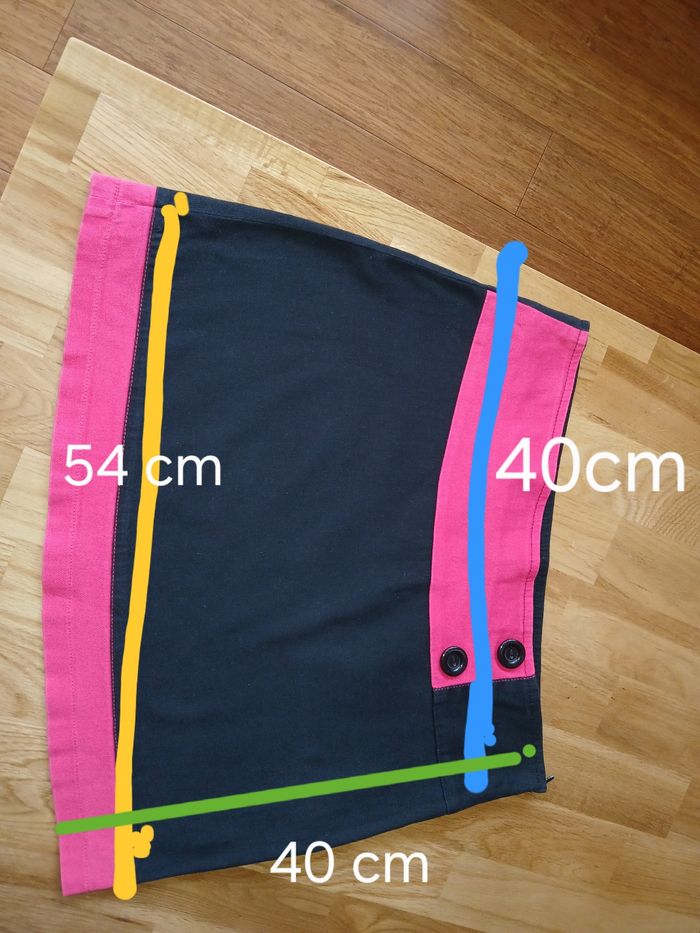 Jupe courte Promod noire et fuschia - photo numéro 1