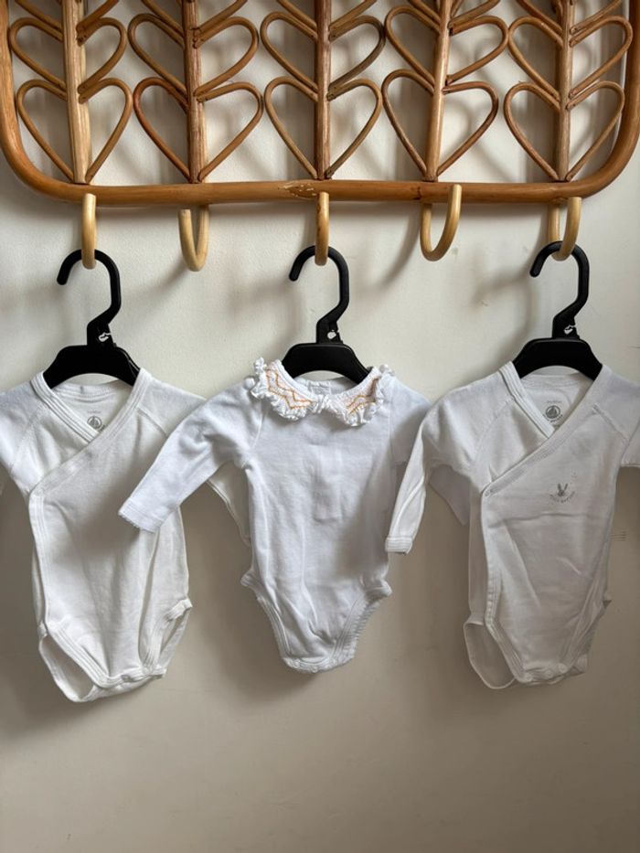 Lot 3 bodies blanc manches longues Petit Bateau Cyrillus 3 mois