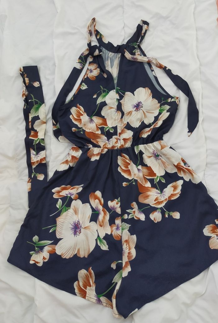 Combishort femme/fille XS bleu marine fleurie SHEIN - photo numéro 2