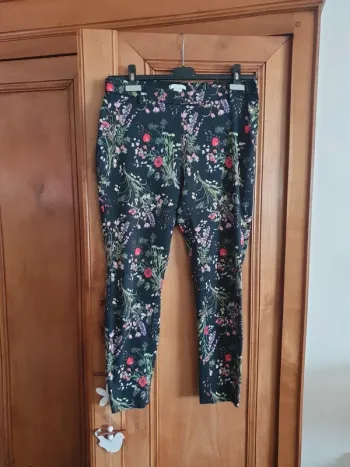 Pantalon a fleurs