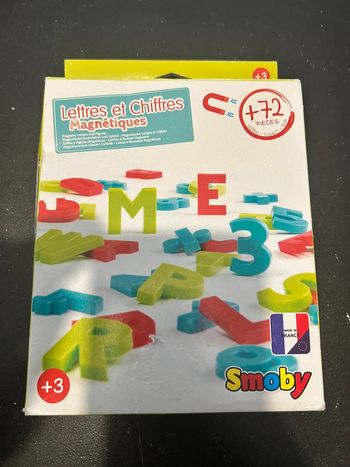 Smoby 72 pièces lettres et chiffres magnétiques