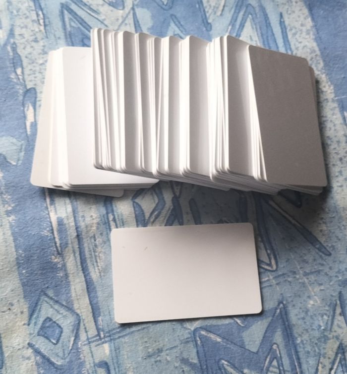 75 cartes pvc vierges