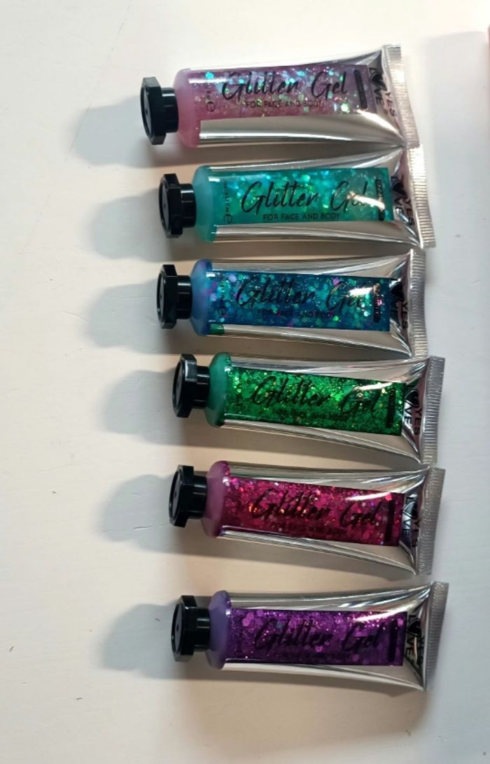 Gel pailleté pour le corps