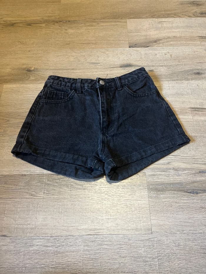 Short noir  12 ans