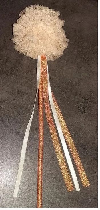 Baguette "magique" rose/doré tape à l'oeil modèle pour robe créateur