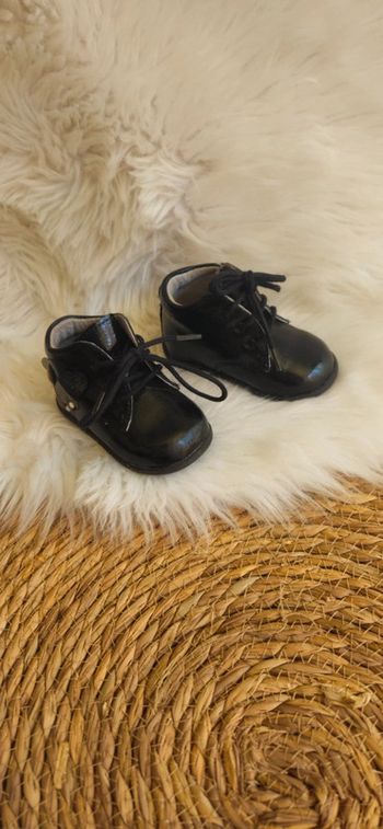 Paire de chaussure en cuir de marche bébé taille 18