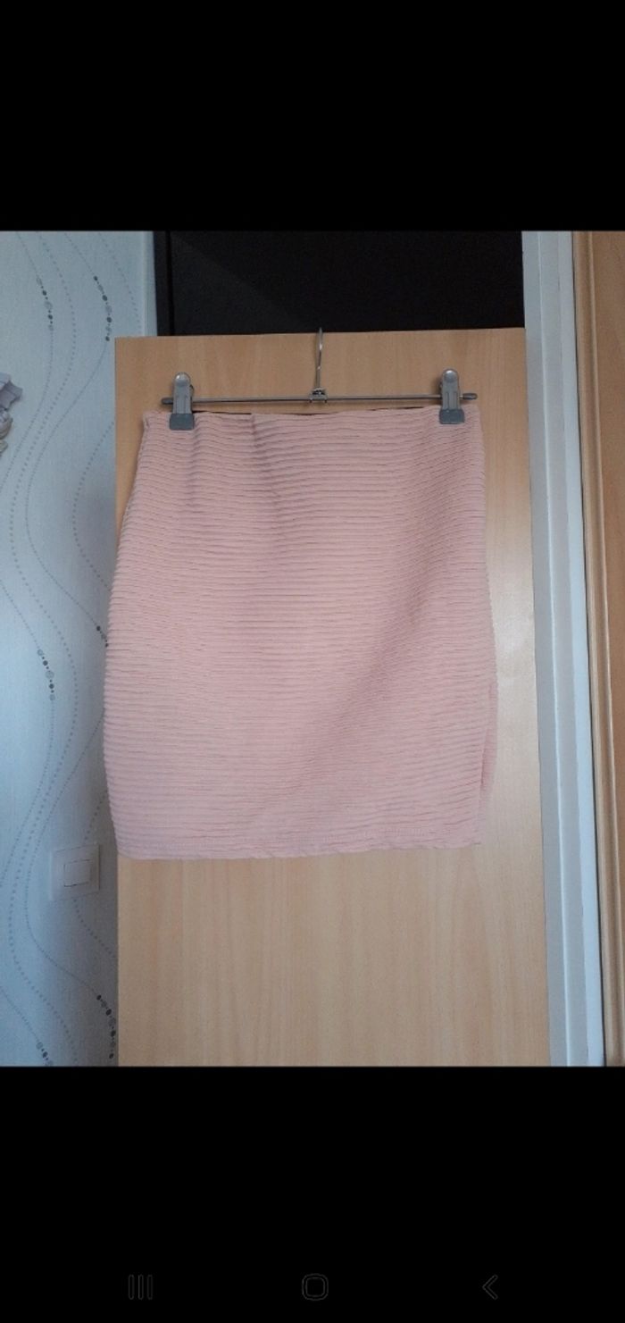 Jolie minni jupe moulante été bershka t xs rose - photo numéro 6