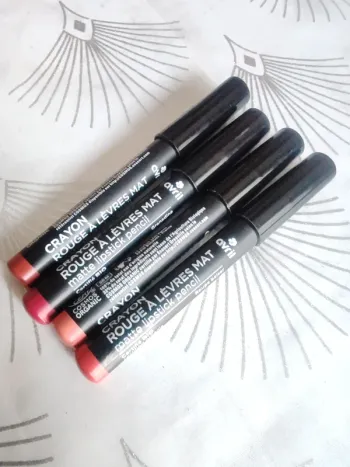 4 crayons à lèvres mat bio