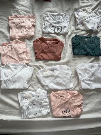 Lots de 11 bodys manches longues 1 mois